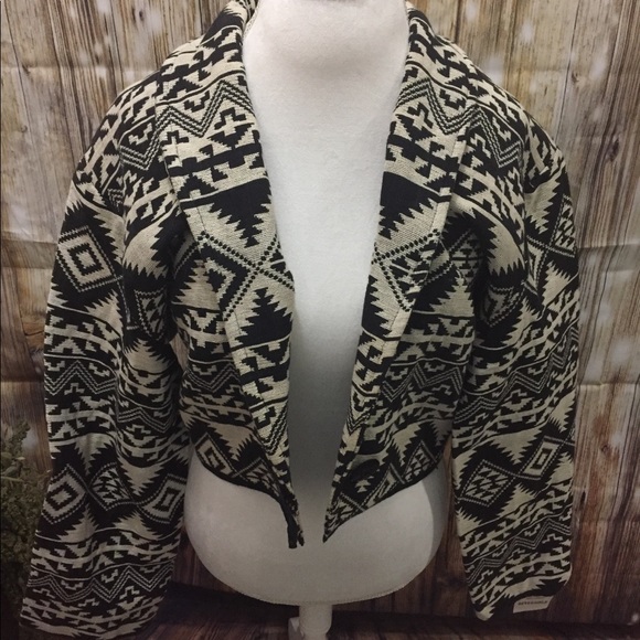 Flashback Aztec Cropped Jacket -Cream - Picture 5 of 5